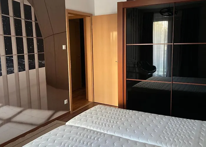 Danube Terrace Apartment With 2 Bedroom With Free Air Conditioner And Private Parking