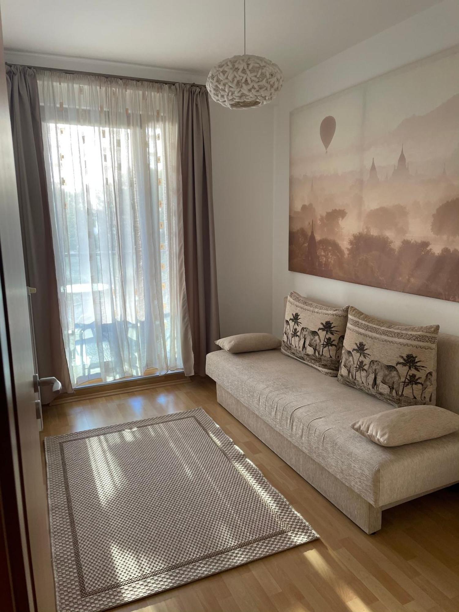 Danube Terrace With 2 Bedroom With Free Air Conditioner And Private Parking Апартаменти